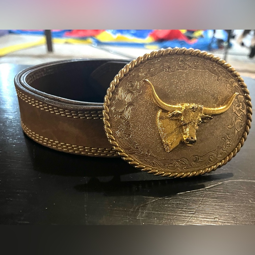 Carhartt Men’s  Genuine Cowhide Belt Brown w/Gold Western Buckle Size  34”